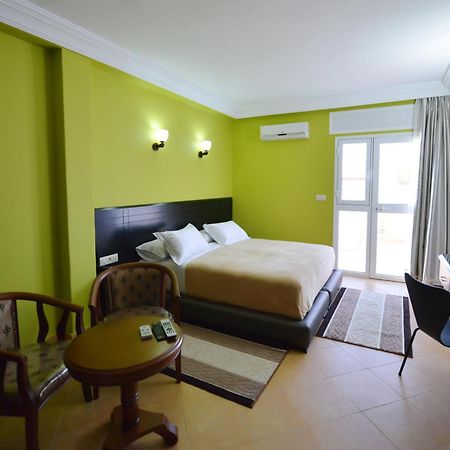 Hotel Suite Мартиль Экстерьер фото